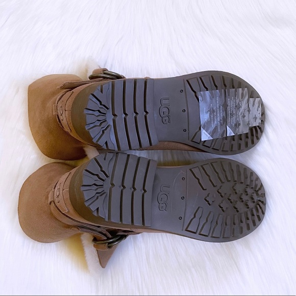 UGG Women’s Bodie Waterproof Chestnut Boots - Picture 9 of 10